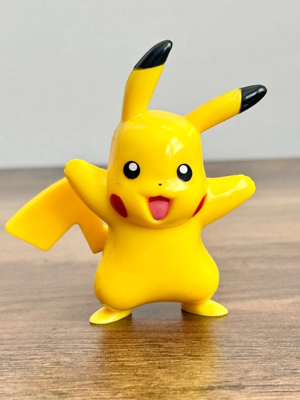 Pokemon Nintendo Pikachu Light Up Cheeks Toy Figure Cake Topper 2013 WORKS